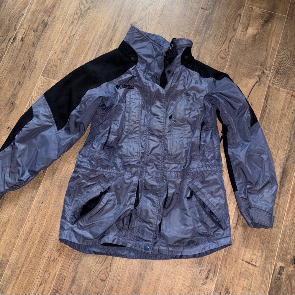 Columbia jacket Gray Black Outdoor Jacket outer shell and hidden pockets size M